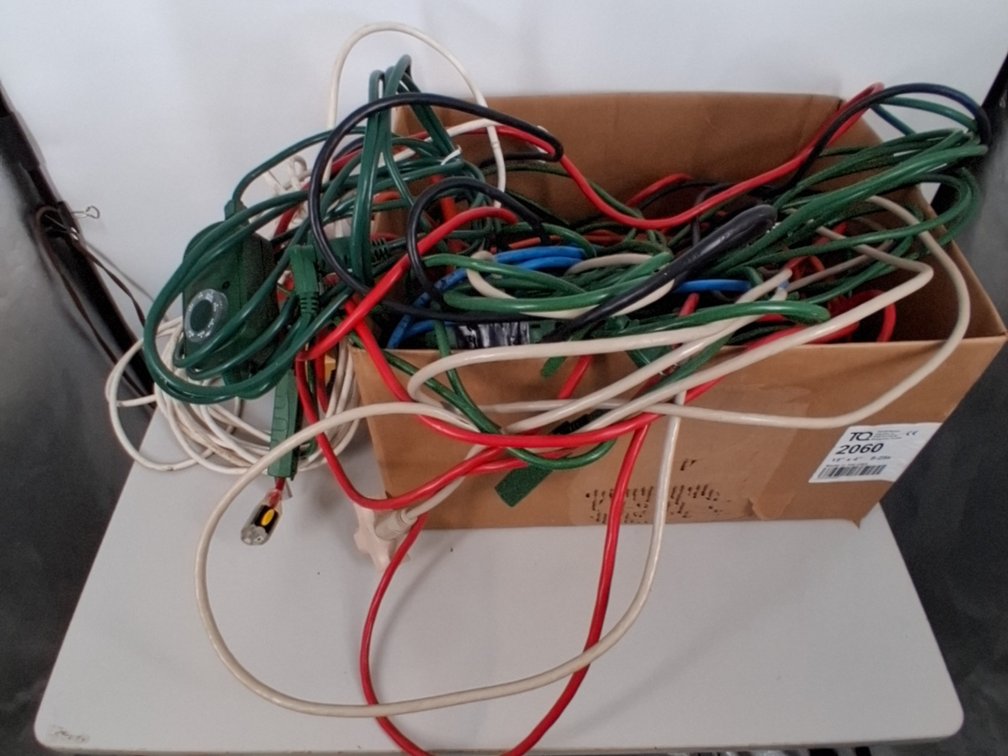 lot of 6+ extension cords