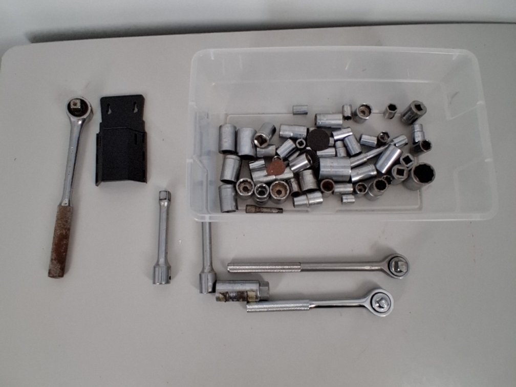 lot of sockets, 1/2" extensions, 1/2"