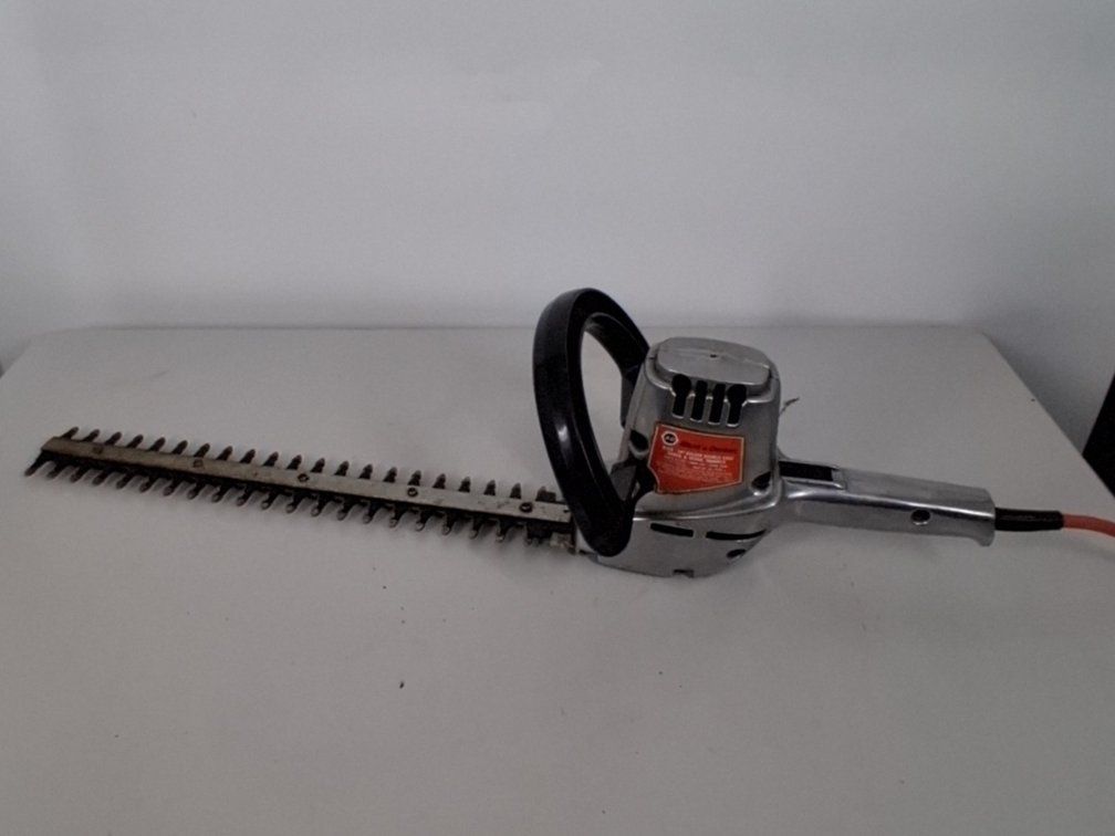 Black & Decker 16" shrub and hedge trimmer