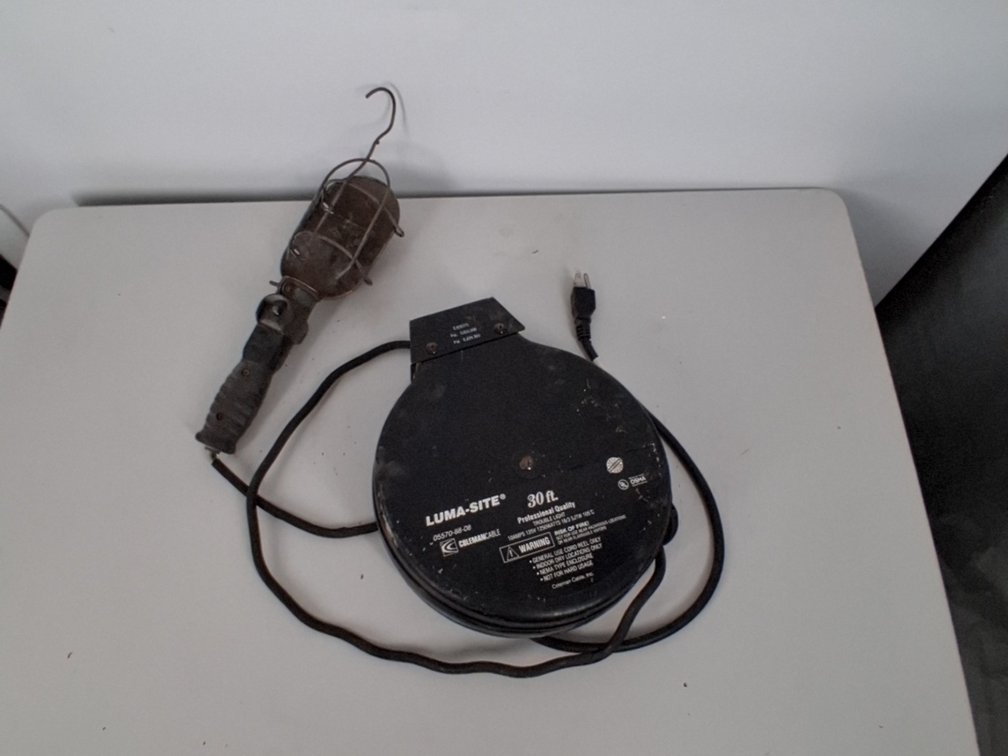 Luma Site 30ft trouble light w/