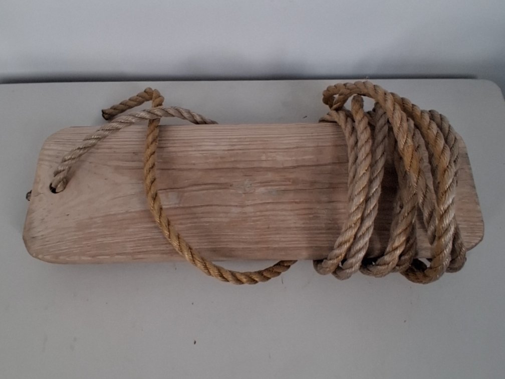 wooden tree swing w/ rope handles