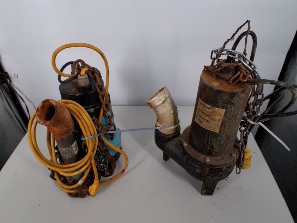 2 used sub pumps incl. Iron Brigade