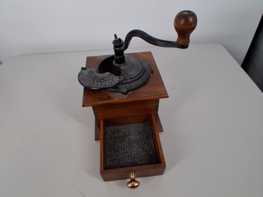 vintage hand grinder coffee box