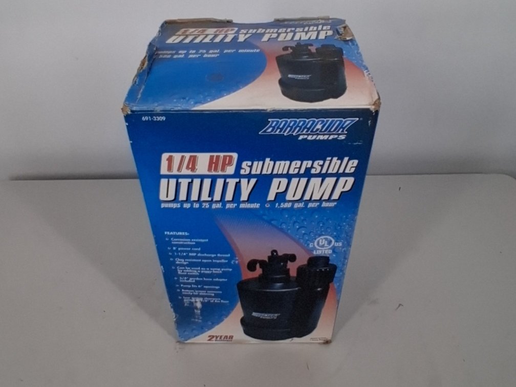 Barracuda 1/4HP sub pump in box