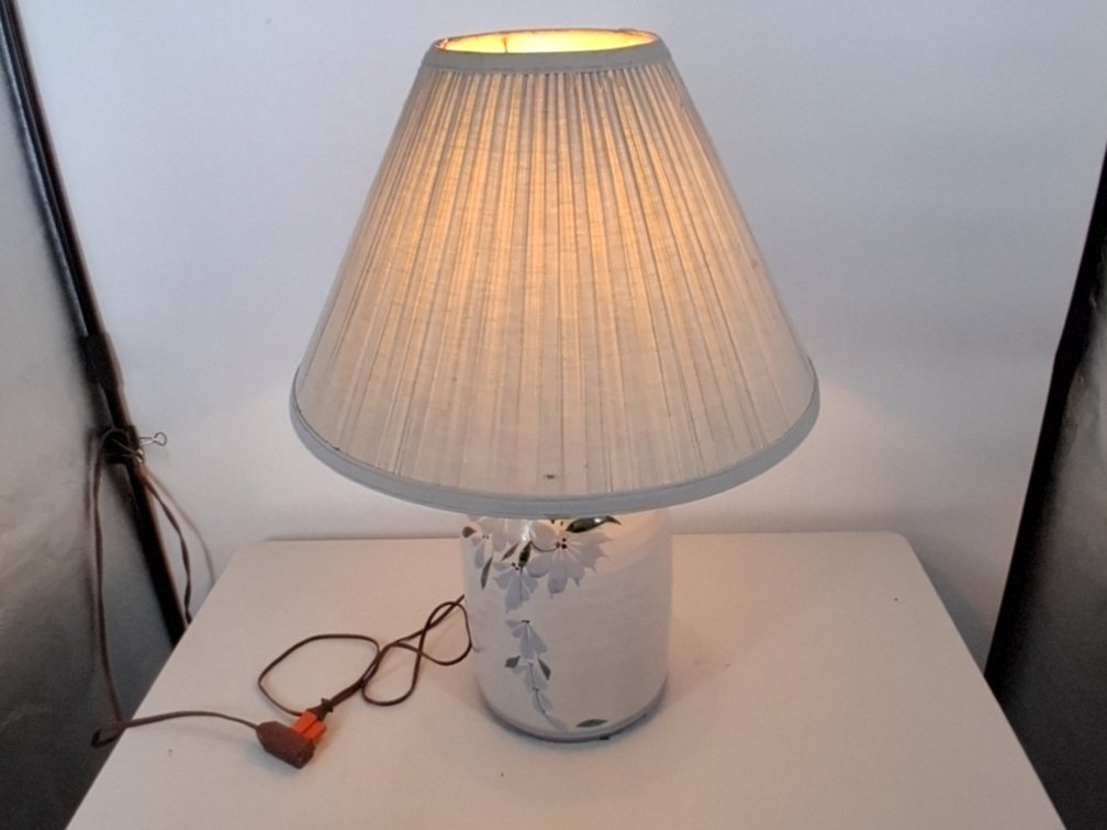 floral crock lamp, bulb not included
