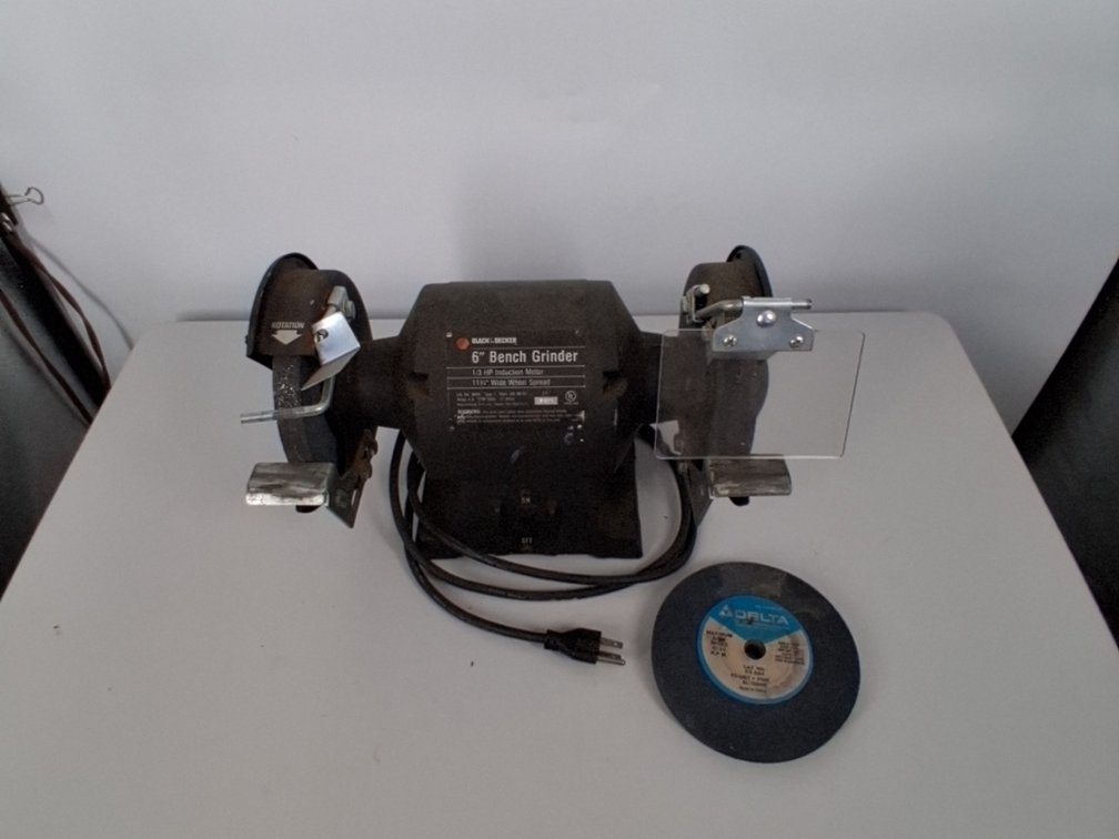 Black & Decker 6" bench grinder w/