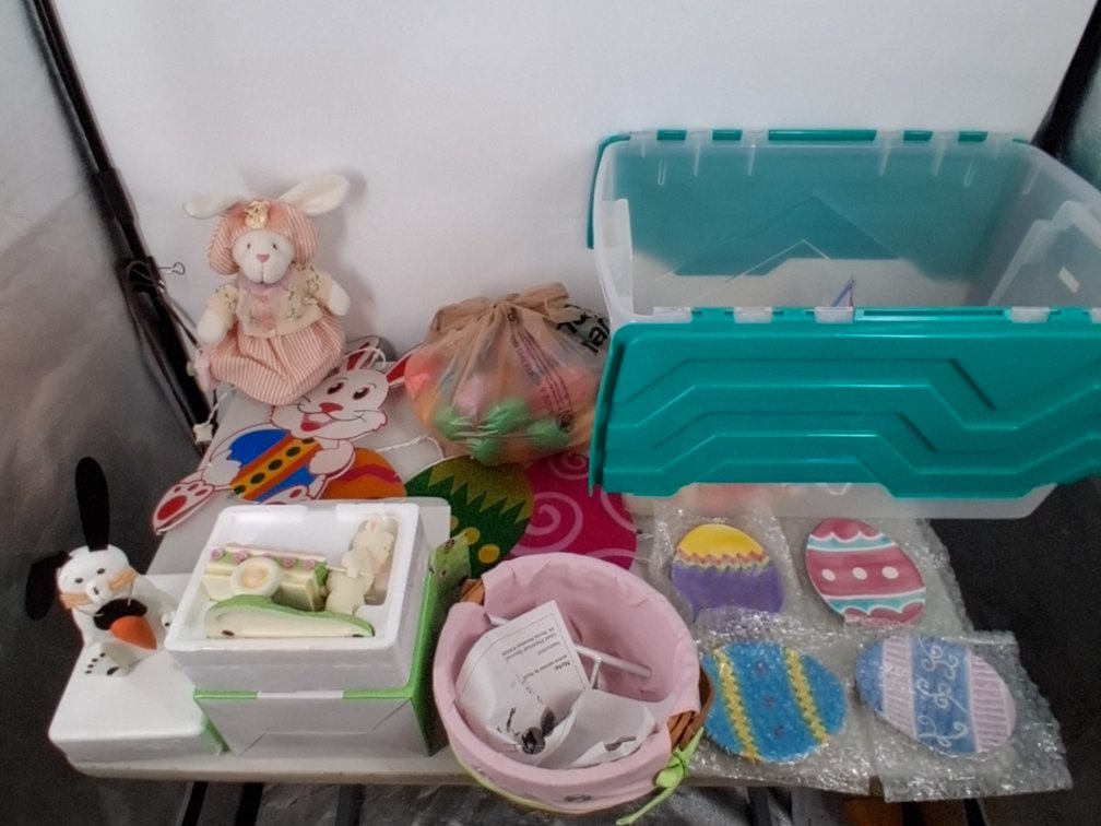 14 gal tote of Easter decor incl.