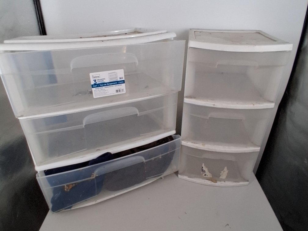 2 plastic drawer totes