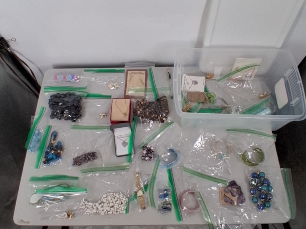 15 qt tote of costume jewelry incl.