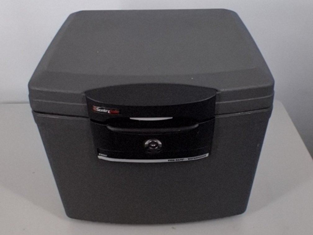 Sentry Safe fire safe model H4100