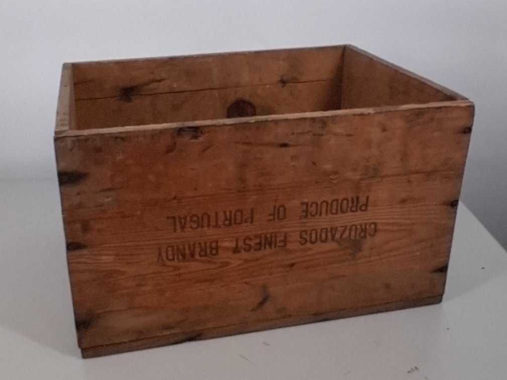 wooden Cruzados Brandy crate 17"X13"X10"