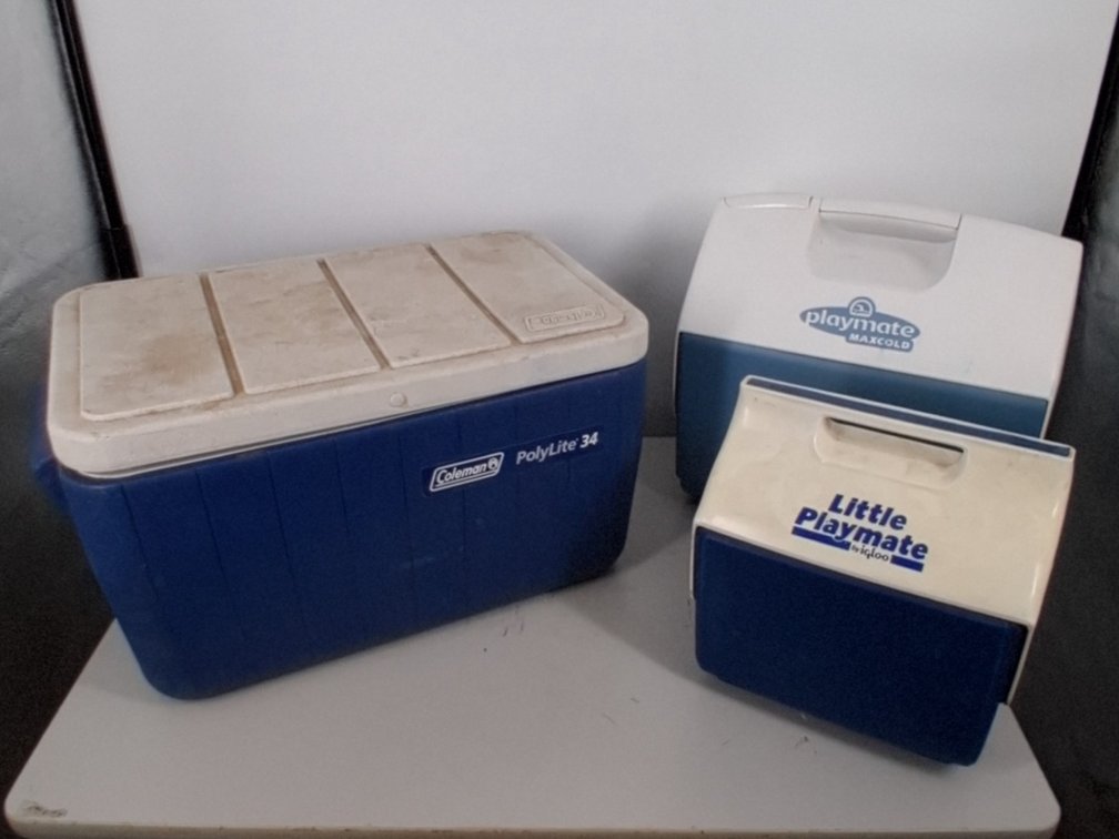 3 coolers incl. Igloo Little Playmate