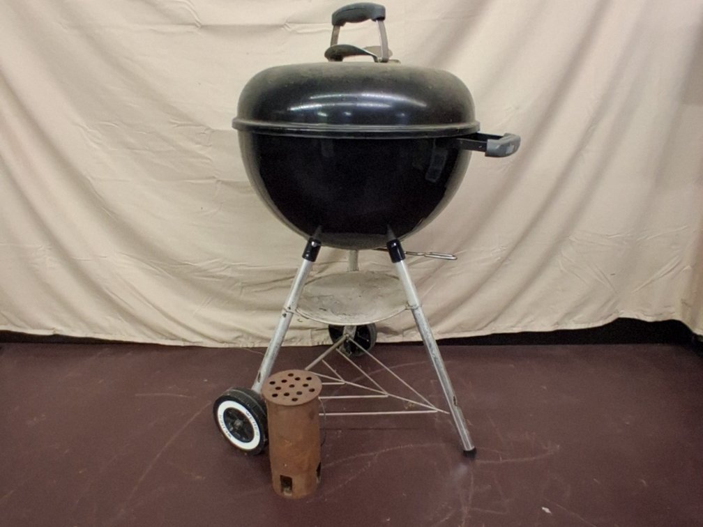 Weber grill w/ chimney start, 18" diameter,