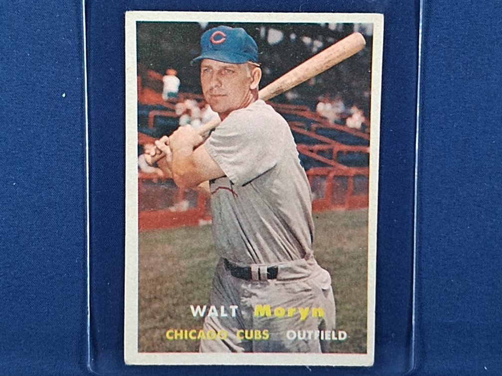 1957 Topps Walt Moryn 16