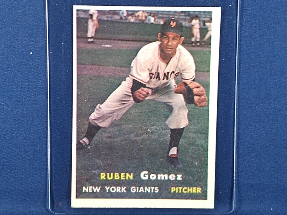 1957 Topps Ruben Gomez 58