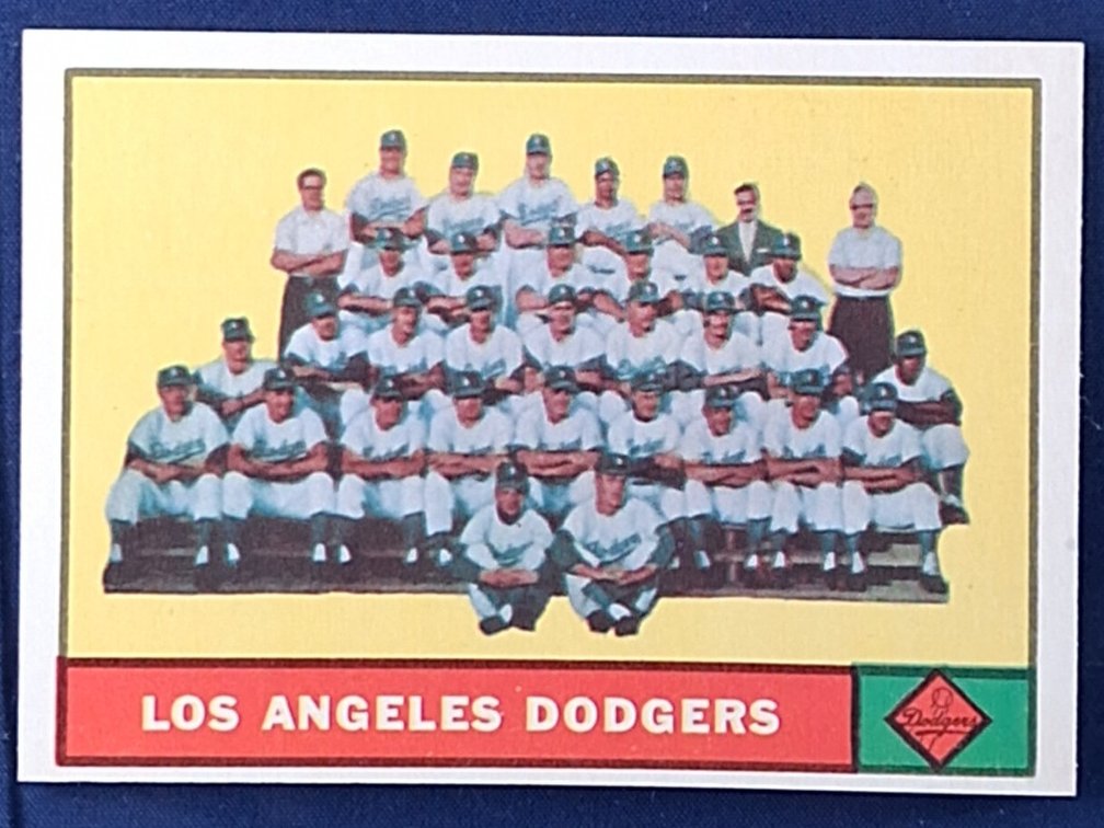 1961 Topps Dodgers Team 86