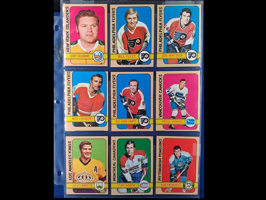 1972-73 Topps Hockey 9 pocket page