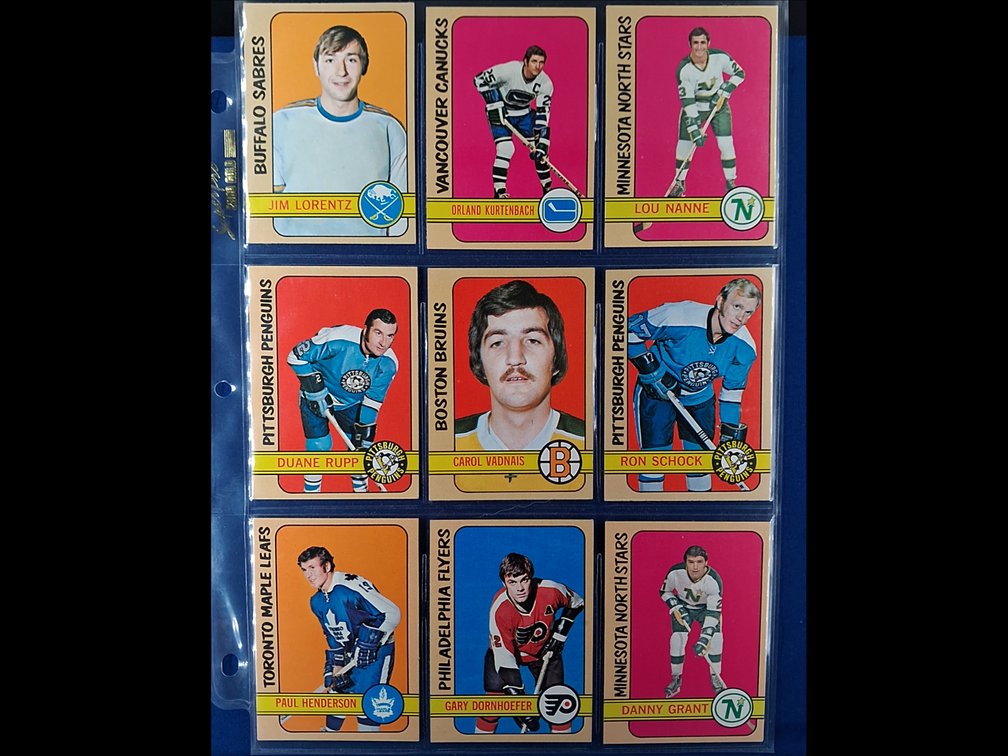 1972-73 Topps Hockey 9 pocket page