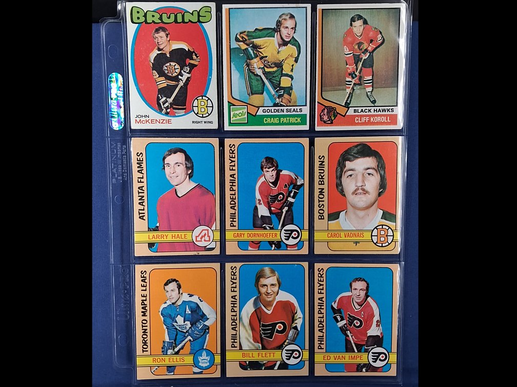 1972-73 Topps Hockey 9 pocket page