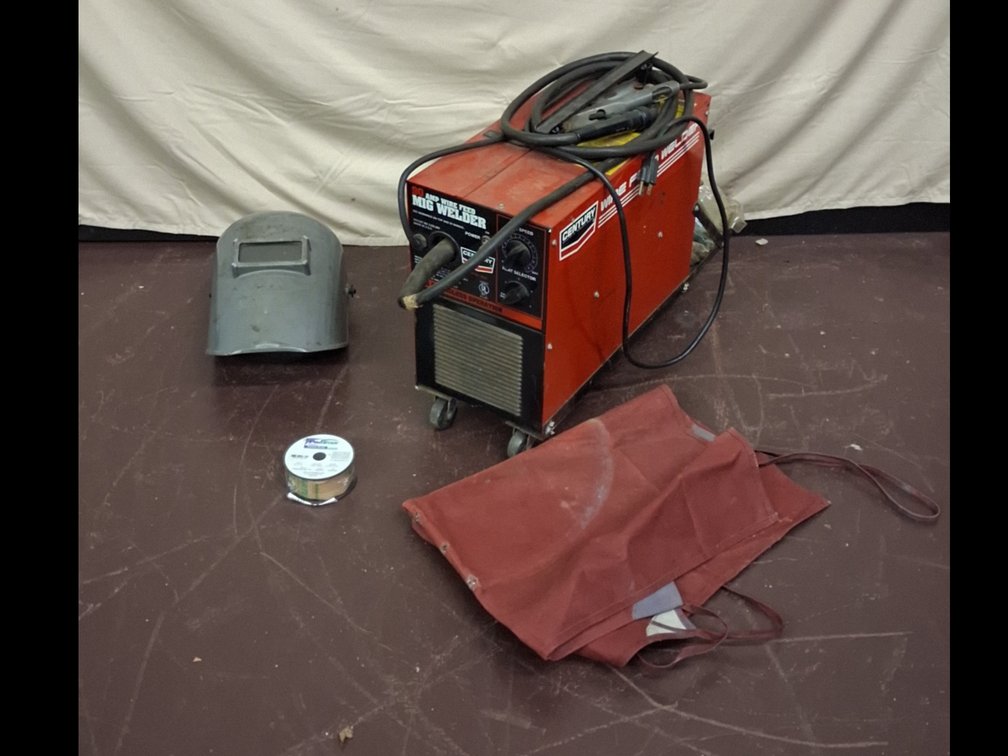 Century wire feed mig welder on wheels