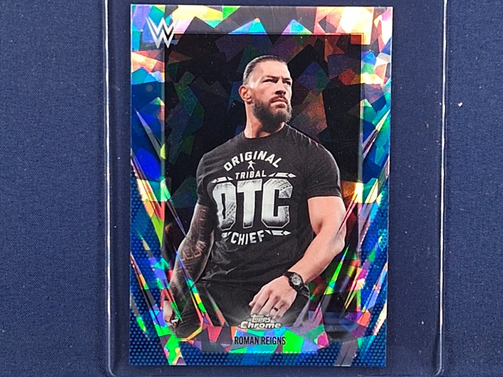 2026 Topps Chrome WWE Sapphire #18 Roman Reigns