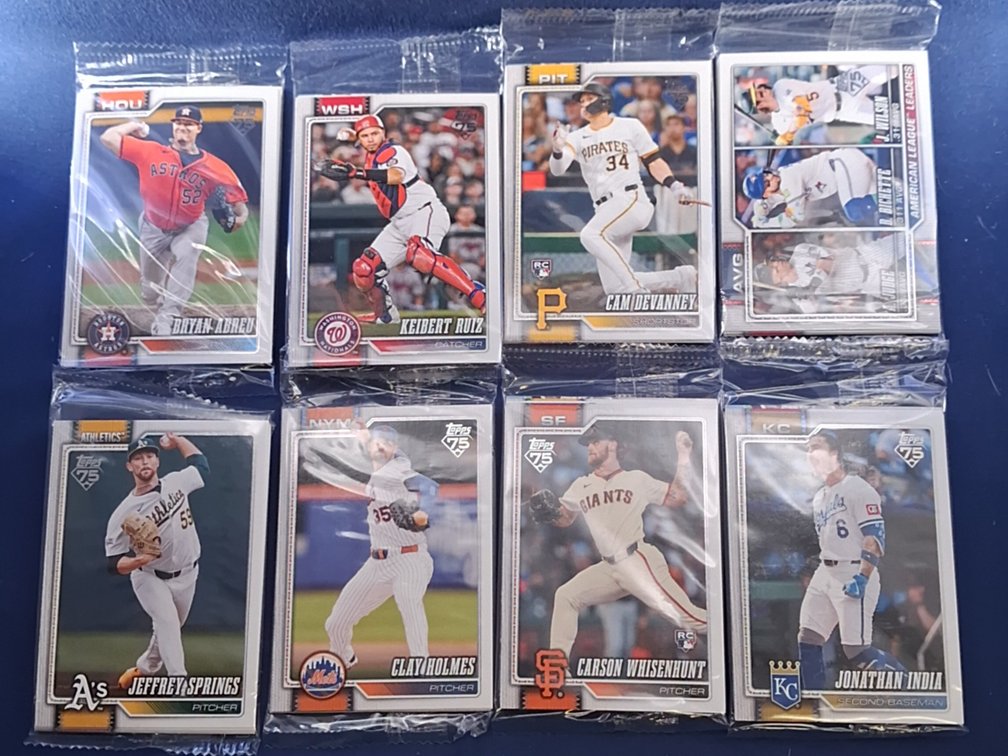 8 2026 Topps promo packs (sealed)