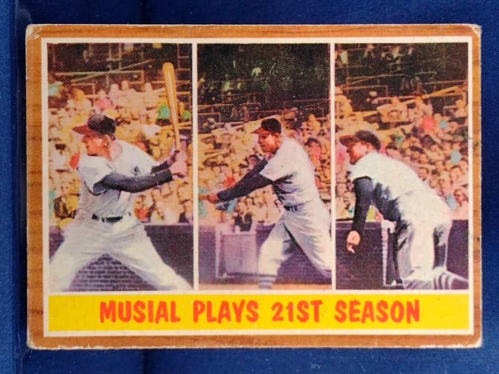 1962 Topps #317 Stan Musial In Action - St. Louis Cardinals