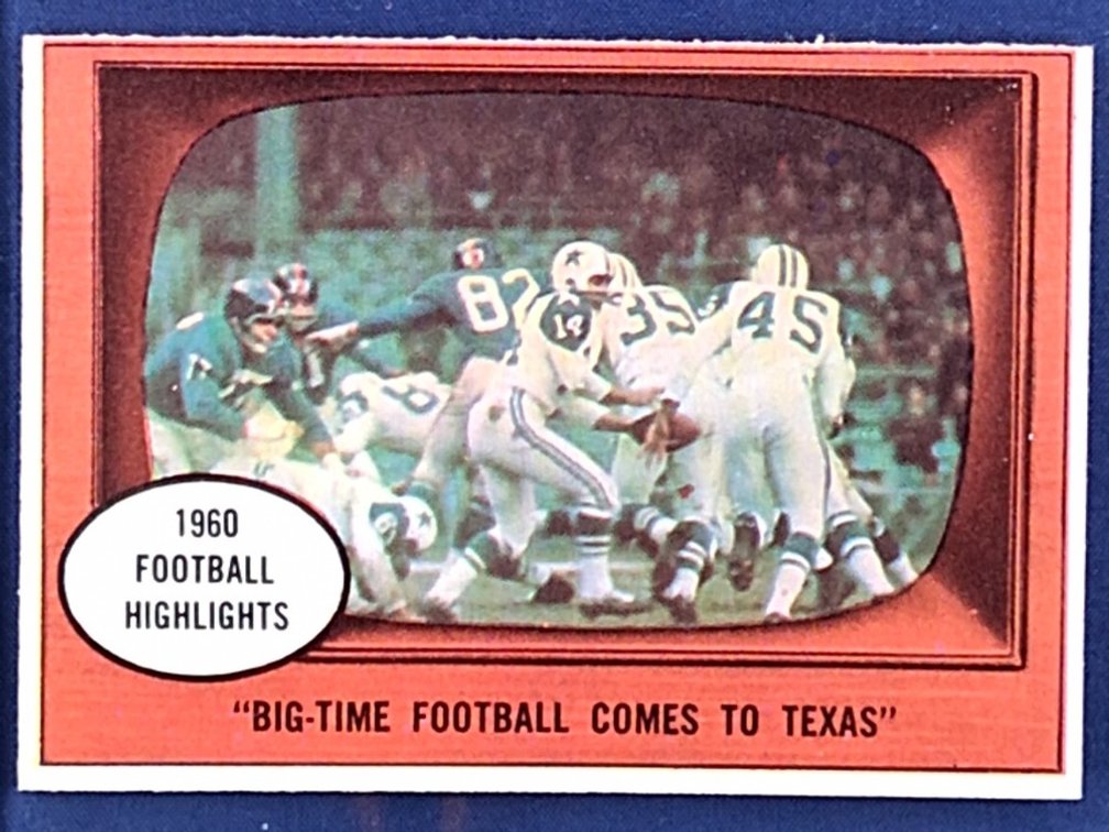 1961 Topps #19 Big Time Football Comes to Texas - Dallas Cowboys 1960 Football Highlights