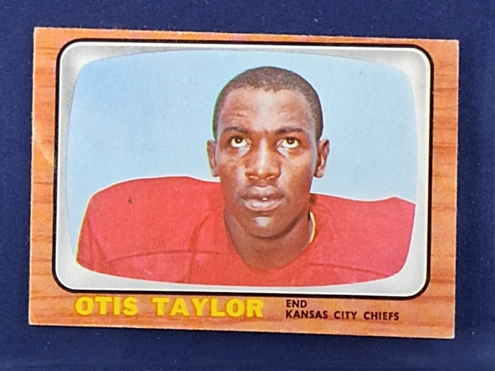 1966 Topps #75 Otis Taylor ROOKIE CARD - Kansas City Chiefs