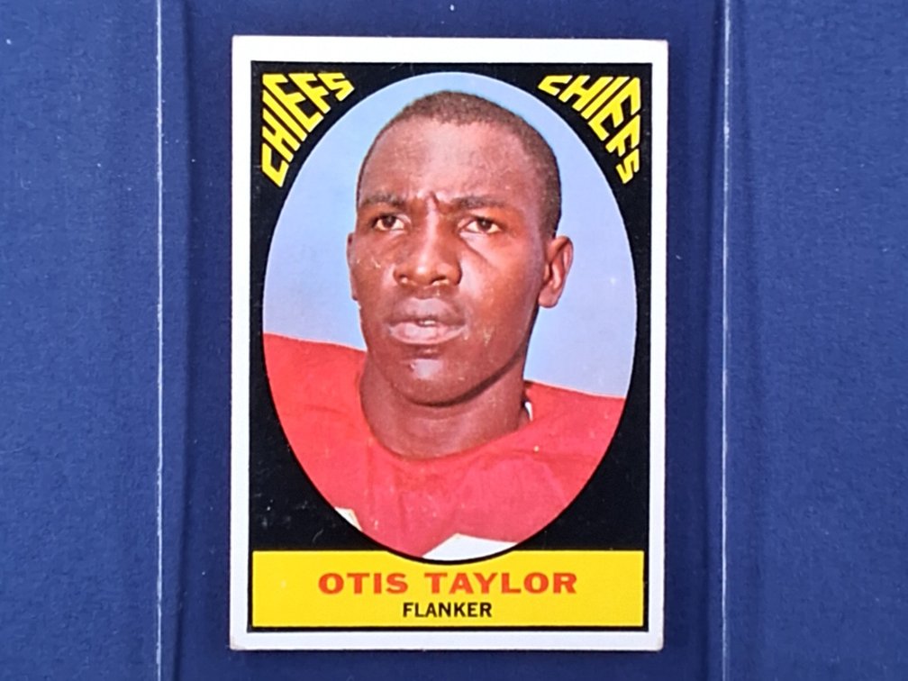 1967 Topps #73 Otis Taylor - Kansas City Chiefs
