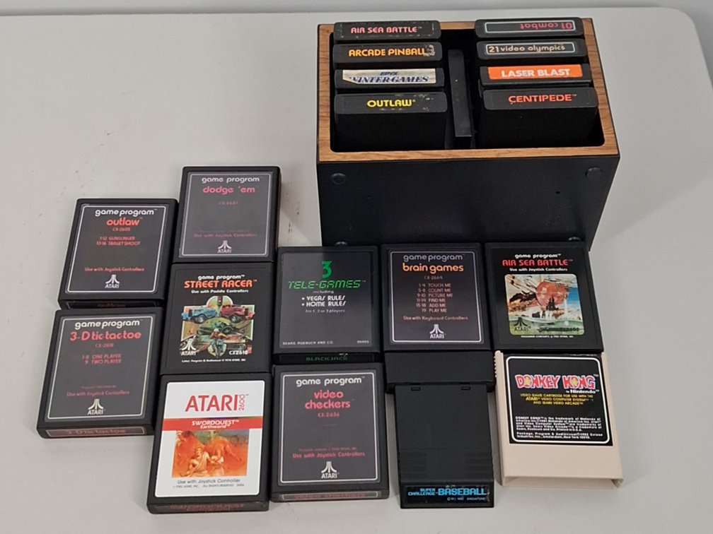 lot of 19 vintage Atari games incl.