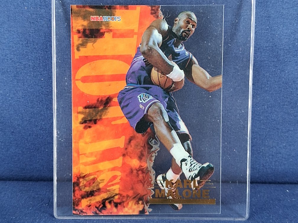 1996/97 Hoops #11 of 20 Larz Malone HOF