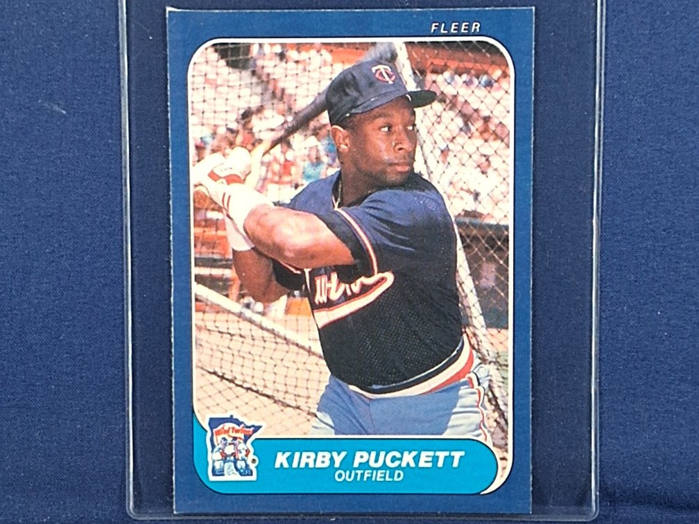 Three 1986 Fleer #401 Kirby Puckett HOF