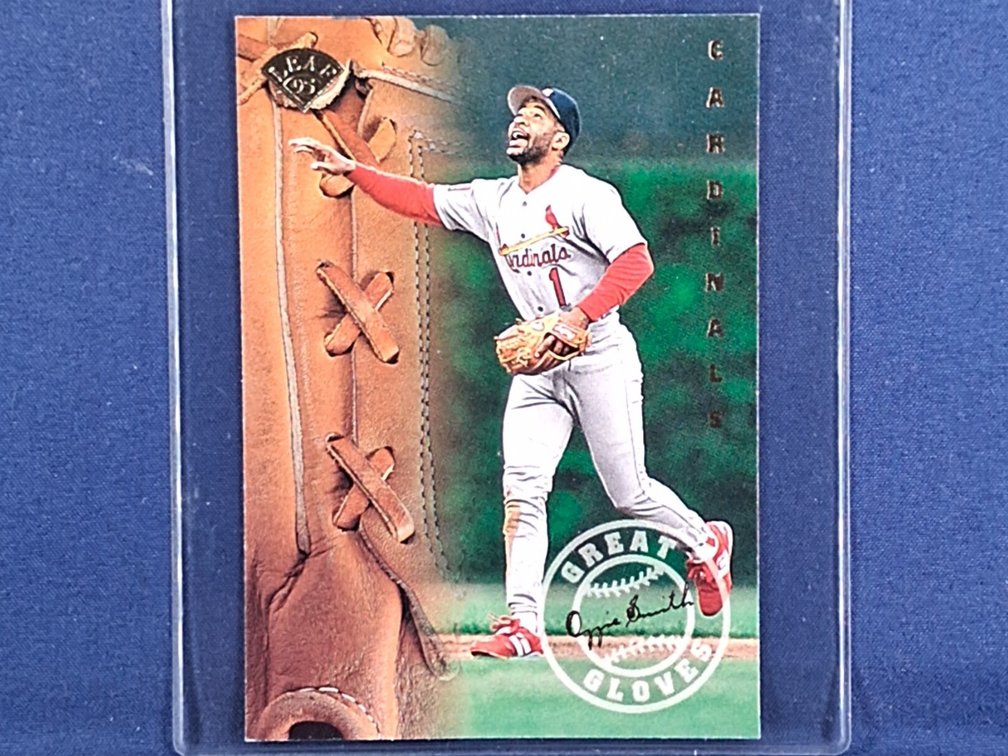1995 Leaf Great Gloves #13 of 16 Ozzie Smith HOF