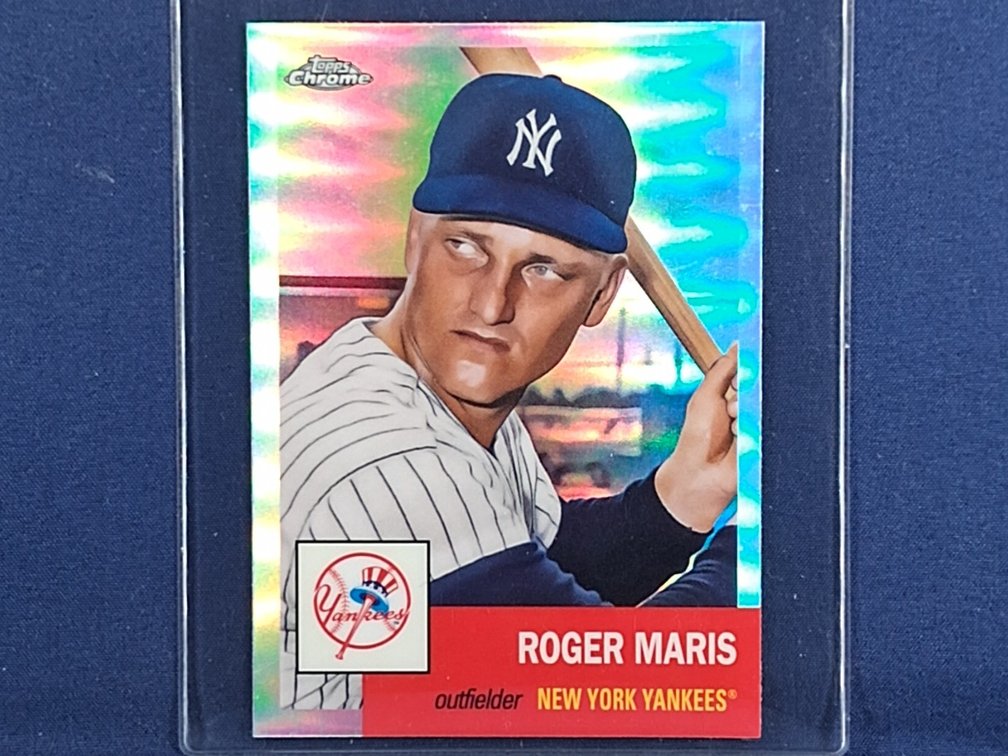 2022 Topps Chrome Refractor #56 Roger Maris HOF