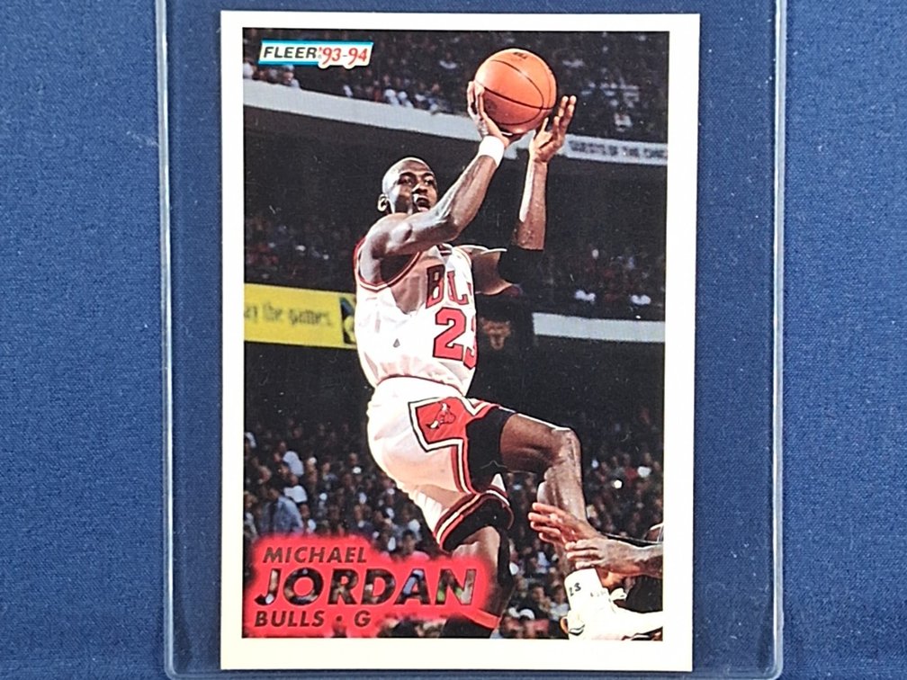 1993/94 Fleer #28 Michael Jordan HOF