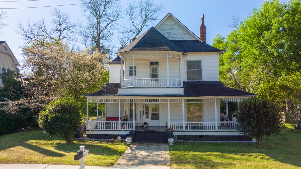 Image for 5 Bedroom / 3 Bathroom Victorian Style Home in Americus, GA