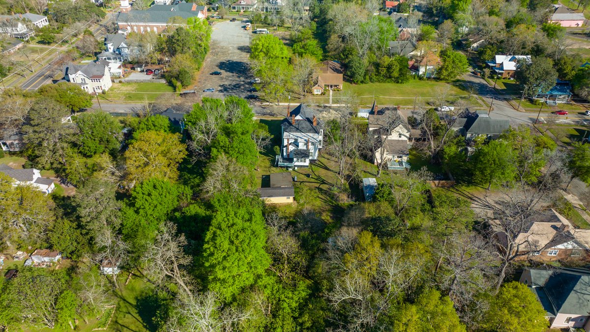 Image for 5 Bedroom / 3 Bathroom Victorian Style Home in Americus, GA