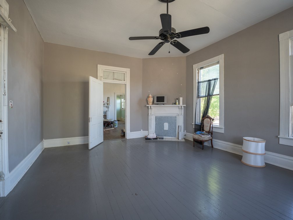 Image for 5 Bedroom / 3 Bathroom Victorian Style Home in Americus, GA