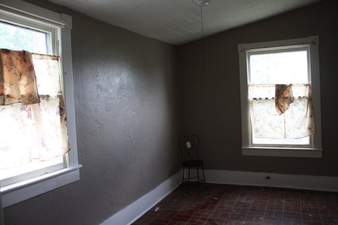 Image for 5 Bedroom / 3 Bathroom Victorian Style Home in Americus, GA