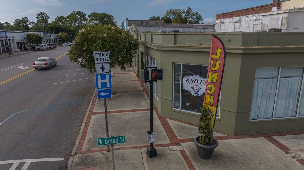 Image for Knives Restaurant – Camilla, Georgia