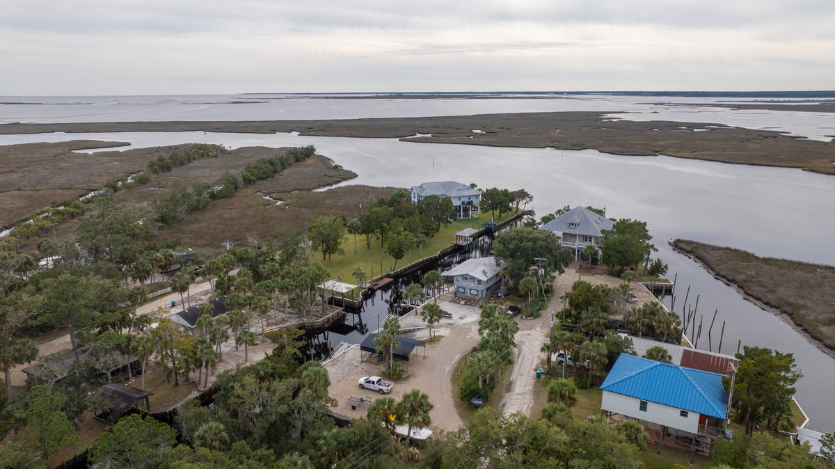Image for Estuary Oysters - 5 Water Leases, Growing and Processing Equipment, Marina and Cold Storage