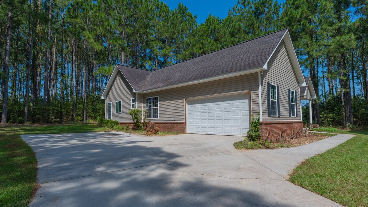 Image for 3 Bedroom / 2 Bathroom Country Home Located in Moultrie, Georgia
