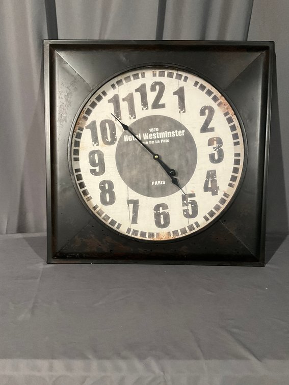 Hotel Westminster Clock
