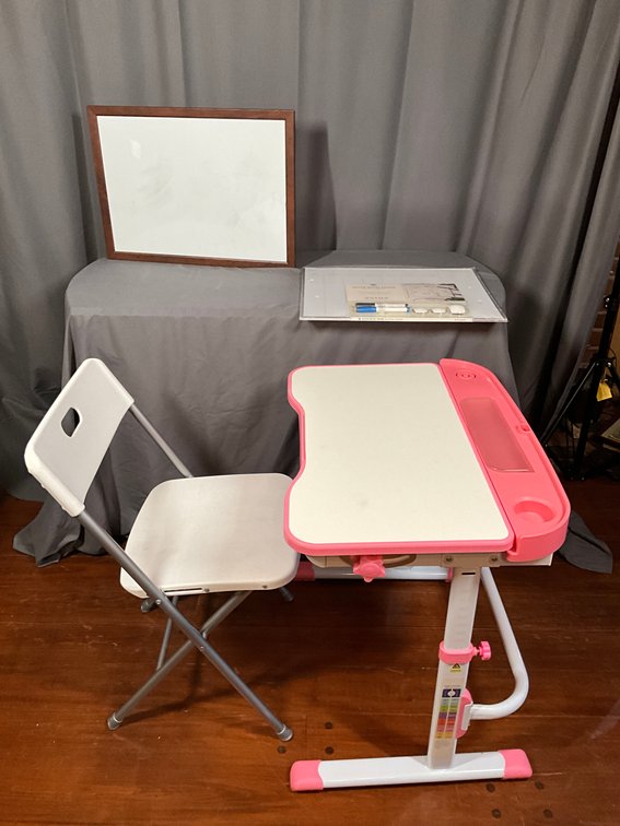 Girls Art Table And Chair With Dry Erase Board 