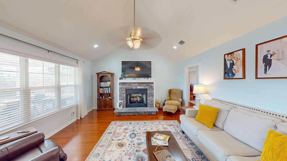 Image for Charming Burnside Estates Home - 1,888 SF, Screened-In Porch, Vaulted Ceilings, & More