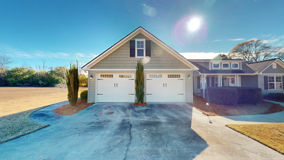 Image for Charming Burnside Estates Home - 1,888 SF, Screened-In Porch, Vaulted Ceilings, & More