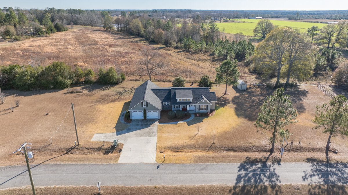 Image for Charming Burnside Estates Home - 1,888 SF, Screened-In Porch, Vaulted Ceilings, & More