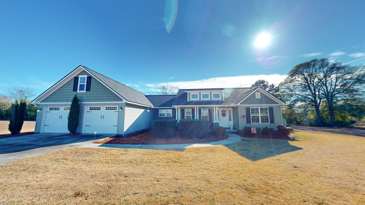 Image for Charming Burnside Estates Home - 1,888 SF, Screened-In Porch, Vaulted Ceilings, & More