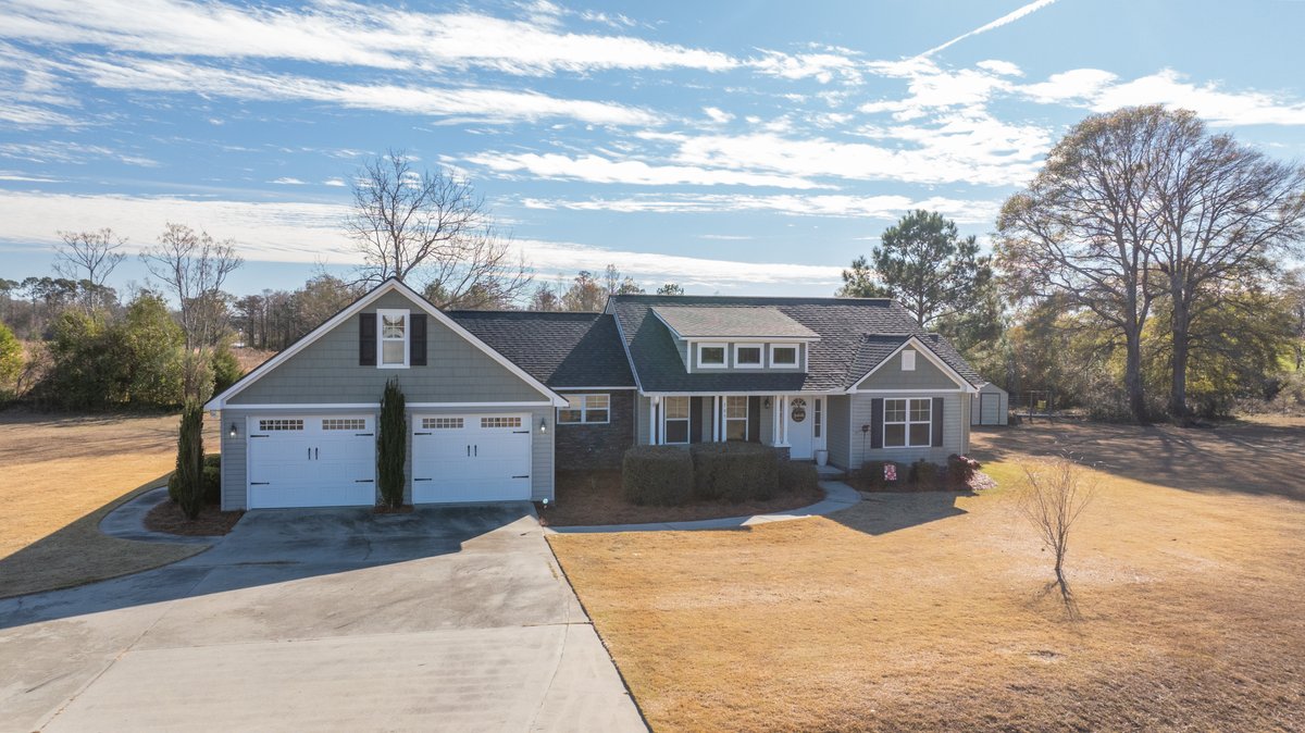 Image for Charming Burnside Estates Home - 1,888 SF, Screened-In Porch, Vaulted Ceilings, & More